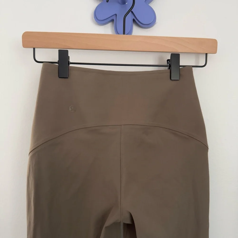 Lululemon 0 Smooth Fit Pull On Flare Nomad Minimal Outdoor Athletic Taupe